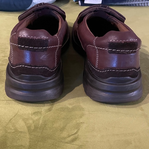 Clarks Men's Brown/Burgundy Leather Slip-On Loafers - Picture 8 of 8